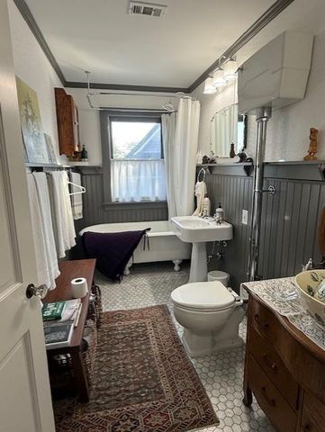 1646 Harvard Street, Houston, TX 77008