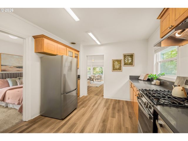 653 Sw SHERMAN St, Portland, OR 97201