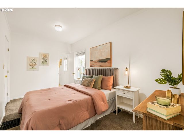 653 Sw SHERMAN St, Portland, OR 97201