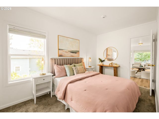 653 Sw SHERMAN St, Portland, OR 97201