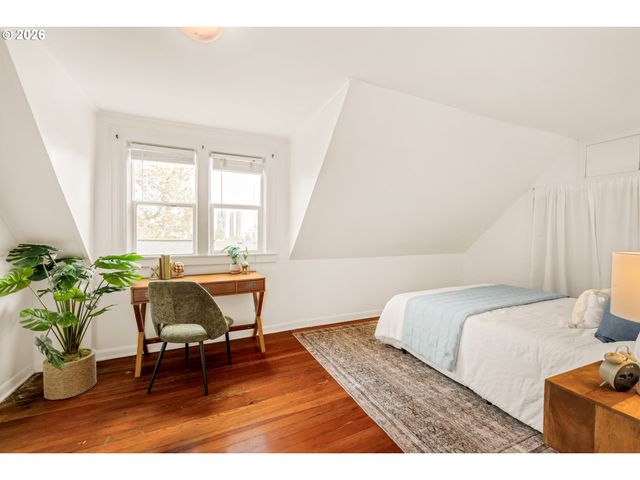 653 Sw SHERMAN St, Portland, OR 97201