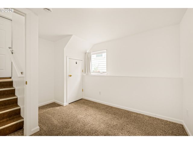653 Sw SHERMAN St, Portland, OR 97201