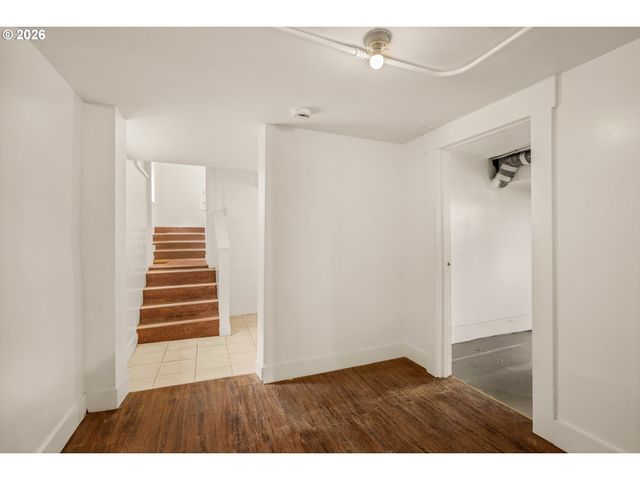 653 Sw SHERMAN St, Portland, OR 97201