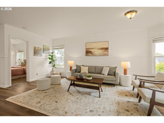 653 Sw SHERMAN St, Portland, OR 97201