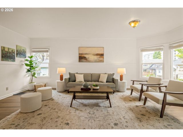 653 Sw SHERMAN St, Portland, OR 97201