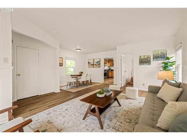 653 Sw SHERMAN St, Portland, OR 97201
