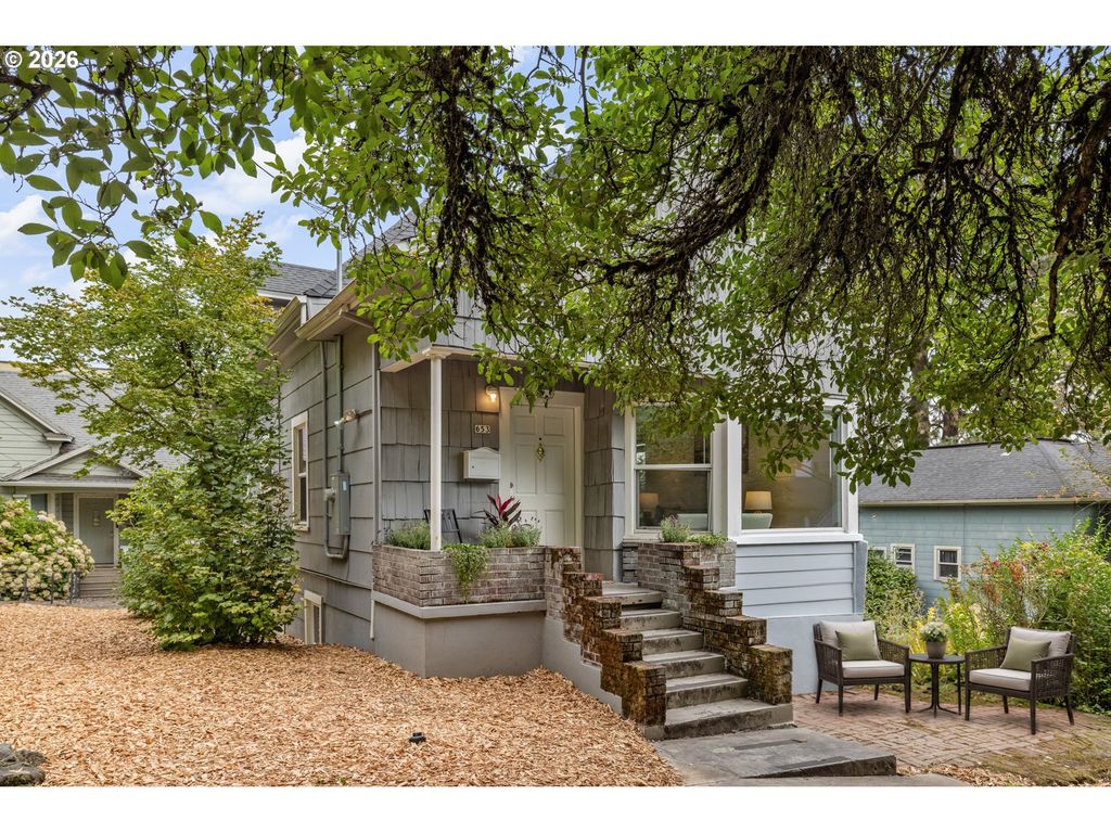 653 Sw SHERMAN St, Portland, OR 97201