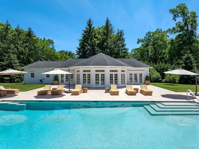 6 Stoneleigh Manor Lane, Purchase, NY 10577