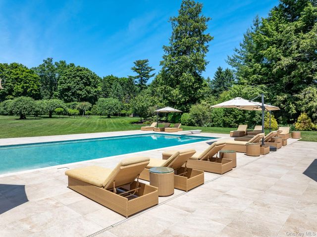 6 Stoneleigh Manor Lane, Purchase, NY 10577