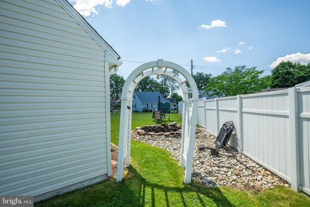 587 ARBOR RD, Morrisville, PA 19067