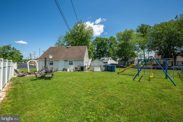 587 ARBOR RD, Morrisville, PA 19067