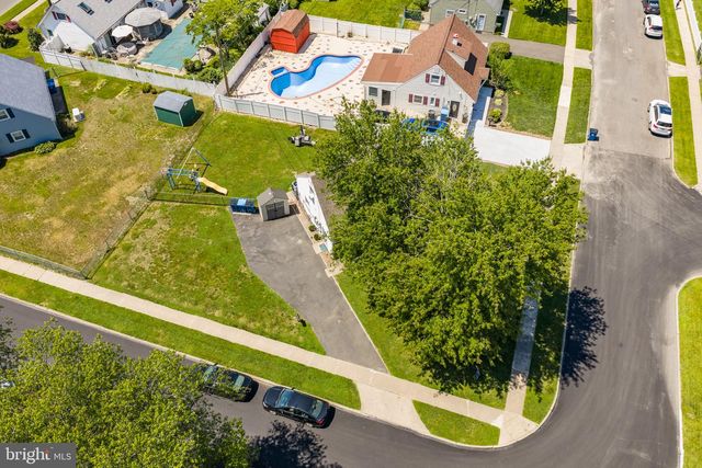 587 ARBOR RD, Morrisville, PA 19067
