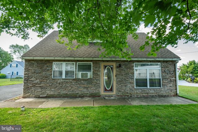 587 ARBOR RD, Morrisville, PA 19067