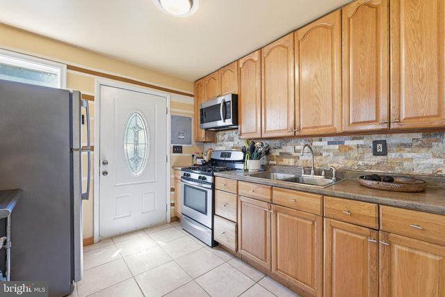 587 ARBOR RD, Morrisville, PA 19067