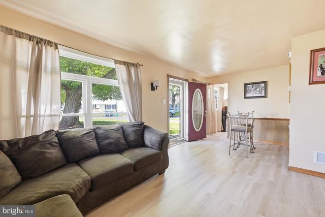 587 ARBOR RD, Morrisville, PA 19067