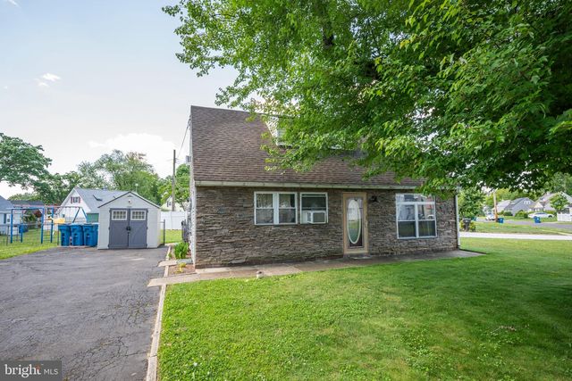 587 ARBOR RD, Morrisville, PA 19067