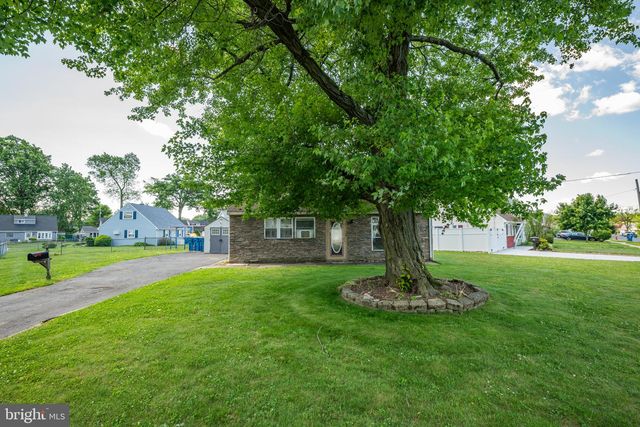 587 ARBOR RD, Morrisville, PA 19067