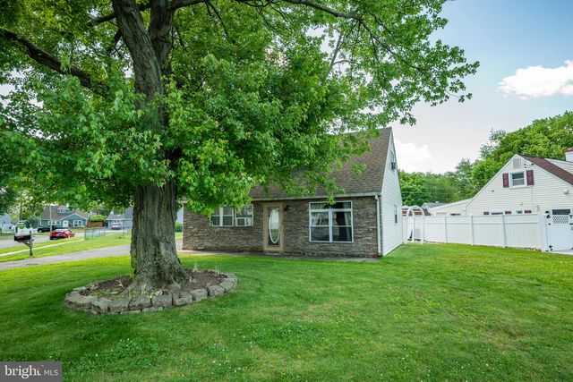 587 ARBOR RD, Morrisville, PA 19067