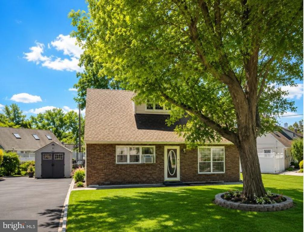 587 ARBOR RD, Morrisville, PA 19067