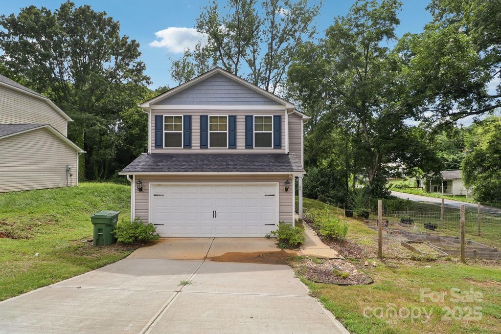 100 S Gregory Street, Lancaster, SC 29720