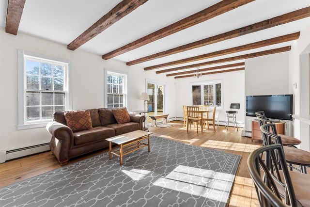 42 Blackberry Lane, Jamaica, VT 05343