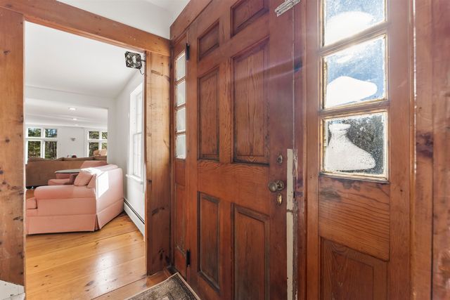 42 Blackberry Lane, Jamaica, VT 05343