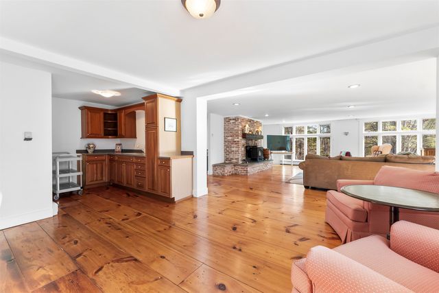 42 Blackberry Lane, Jamaica, VT 05343