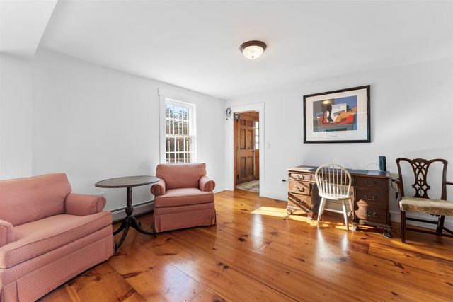 42 Blackberry Lane, Jamaica, VT 05343