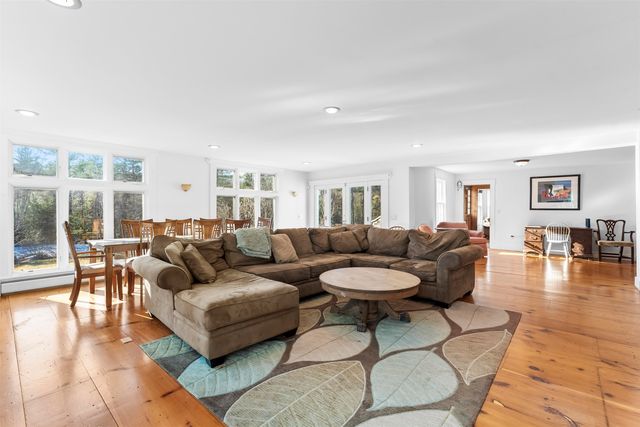 42 Blackberry Lane, Jamaica, VT 05343