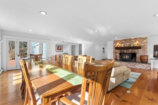 42 Blackberry Lane, Jamaica, VT 05343