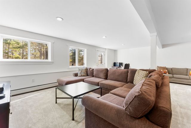 42 Blackberry Lane, Jamaica, VT 05343