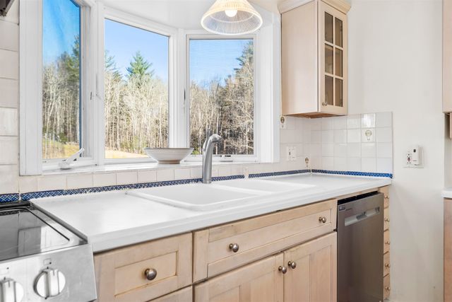 42 Blackberry Lane, Jamaica, VT 05343