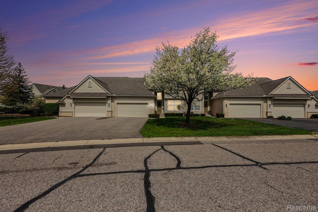 1245 Alameda Boulevard, Troy, MI 48085