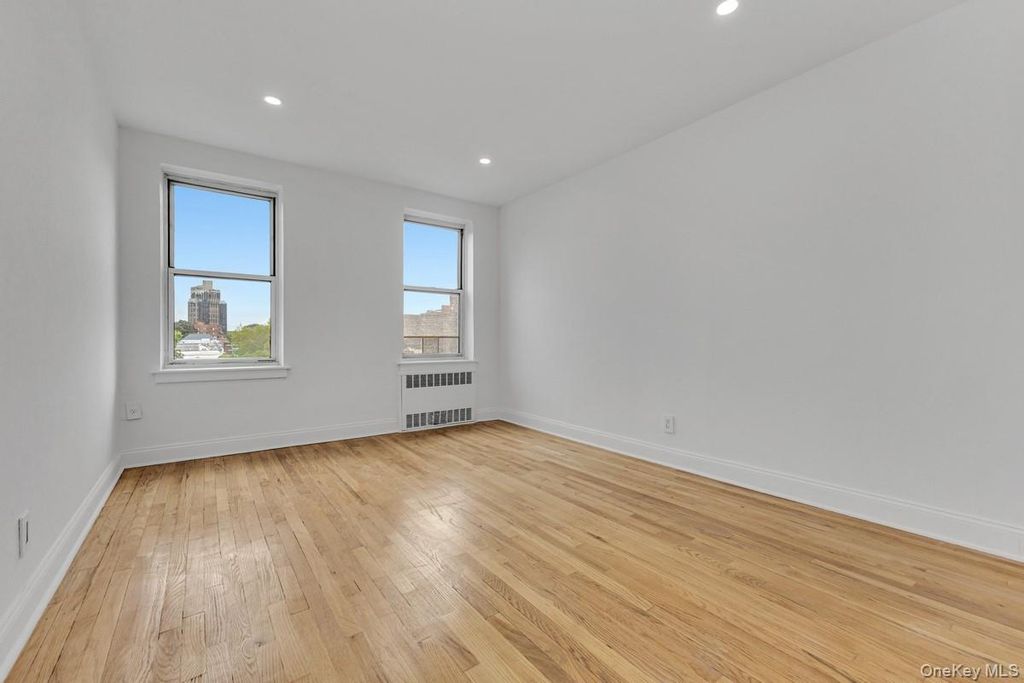 65-35 Yellowstone . Boulevard 6F, Forest Hills, NY 11375 — photo 4