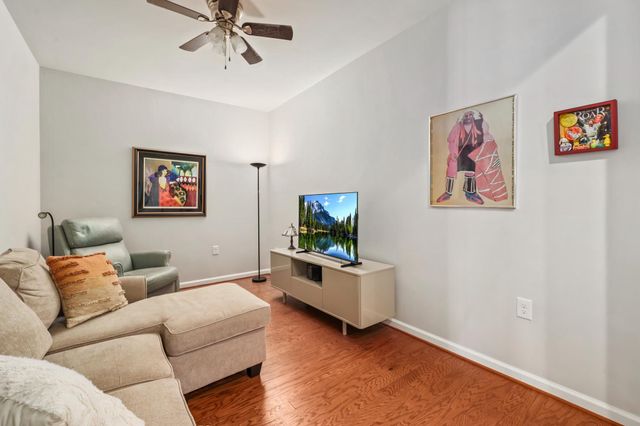 201 LONG POINT DR, Fredericksburg, VA 22406