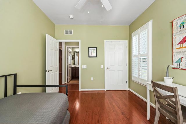 201 LONG POINT DR, Fredericksburg, VA 22406