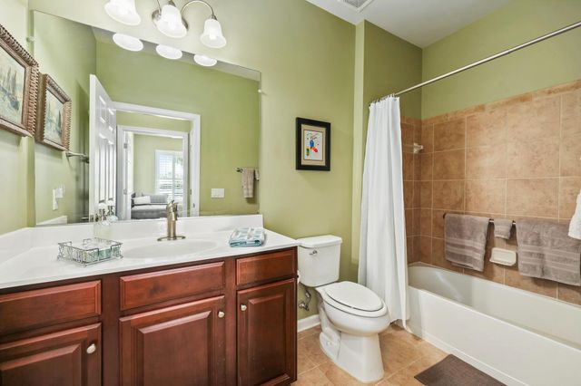 201 LONG POINT DR, Fredericksburg, VA 22406