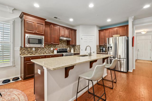 201 LONG POINT DR, Fredericksburg, VA 22406