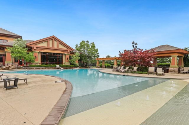 201 LONG POINT DR, Fredericksburg, VA 22406