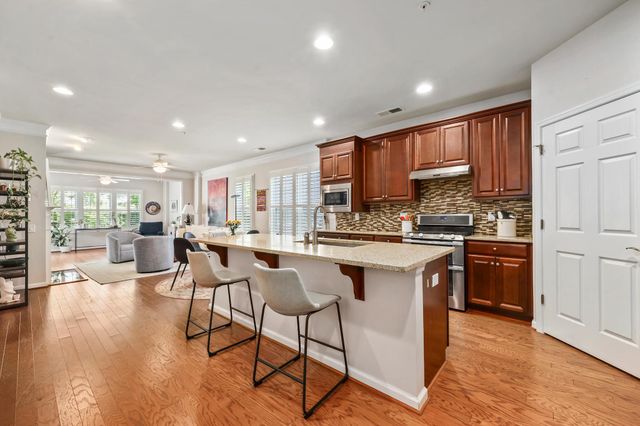 201 LONG POINT DR, Fredericksburg, VA 22406
