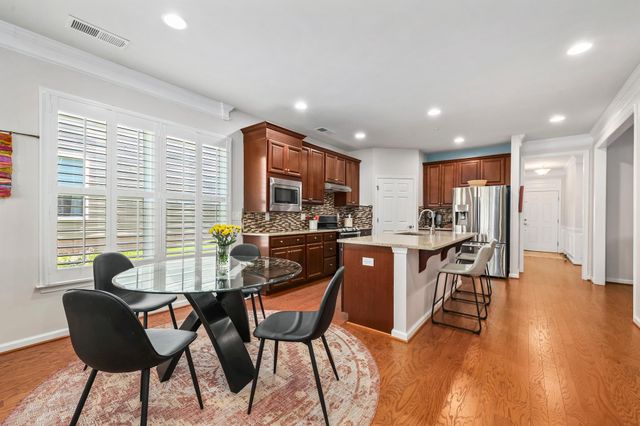 201 LONG POINT DR, Fredericksburg, VA 22406