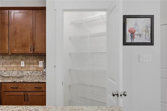 7551 English Boxwood LN, Quinton, VA 23141