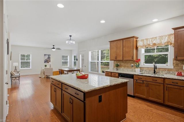 7551 English Boxwood LN, Quinton, VA 23141