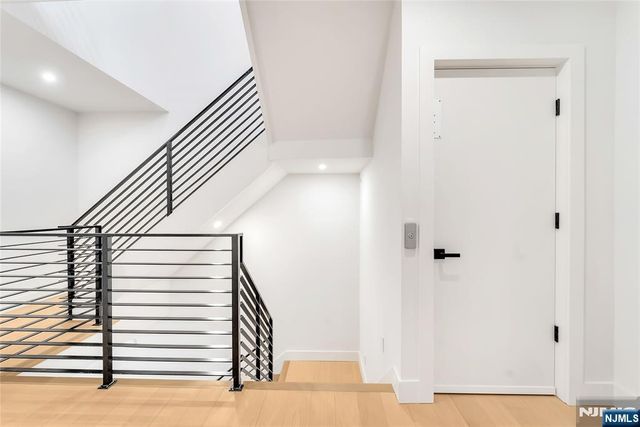 2220 Mackay Avenue B, Fort Lee, NJ 07024