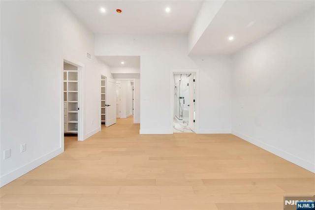 2220 Mackay Avenue B, Fort Lee, NJ 07024