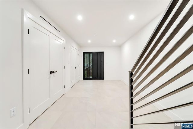 2220 Mackay Avenue B, Fort Lee, NJ 07024