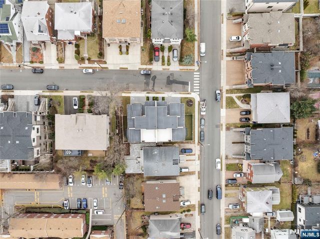 2220 Mackay Avenue B, Fort Lee, NJ 07024