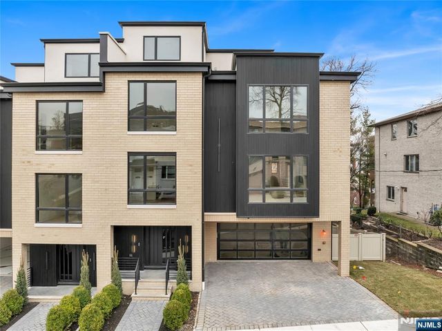 2220 Mackay Avenue B, Fort Lee, NJ 07024