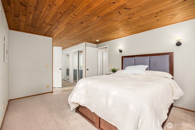 5981 Lynwood Center Road NE, Bainbridge Island, WA 98110