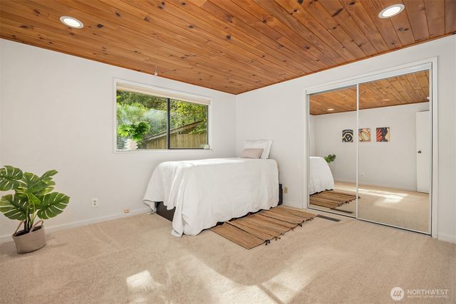 5981 Lynwood Center Road NE, Bainbridge Island, WA 98110